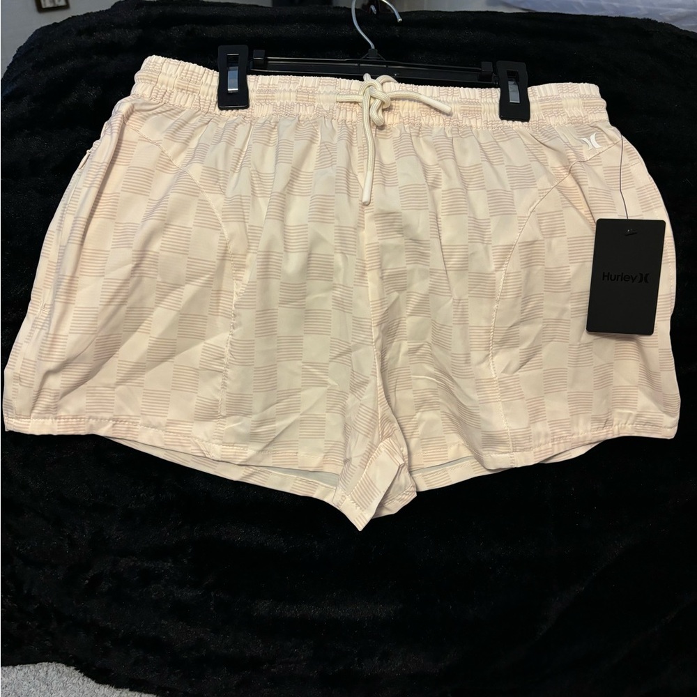 Women's Hurley Shorts. Size M. NWT